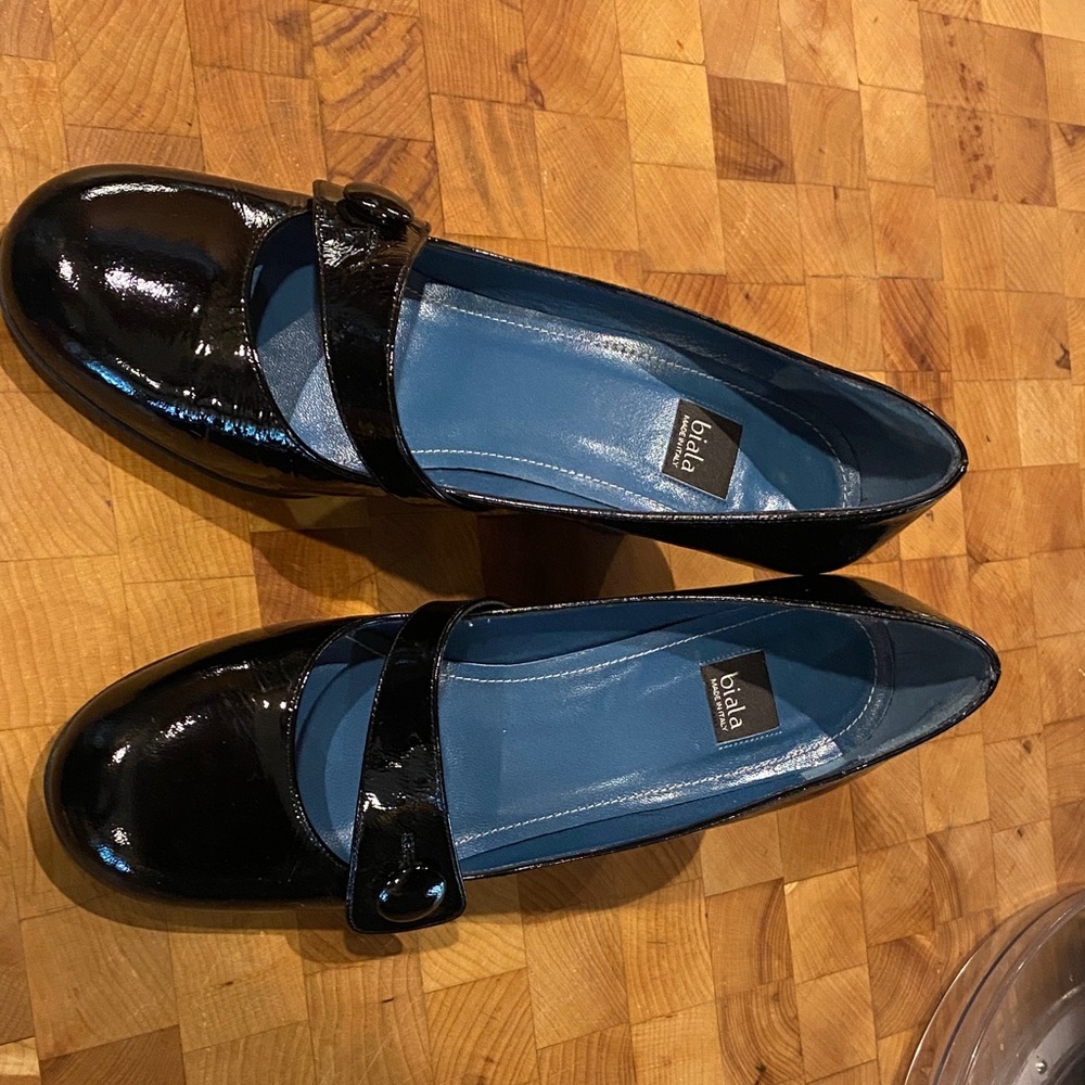 Bala Glossy Black Flats with Strap